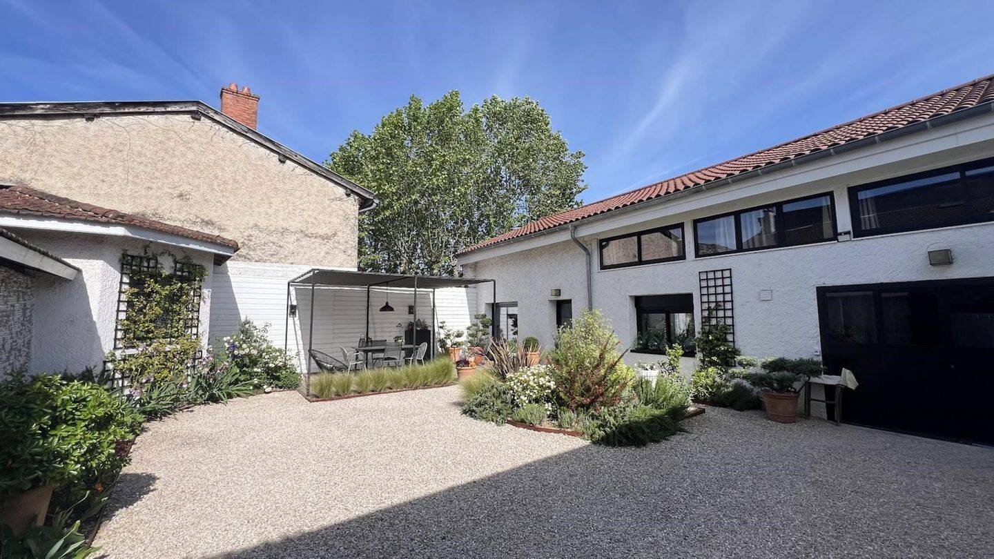 Maison à vendre, 220m², LA TOUR DE SALVAGNY