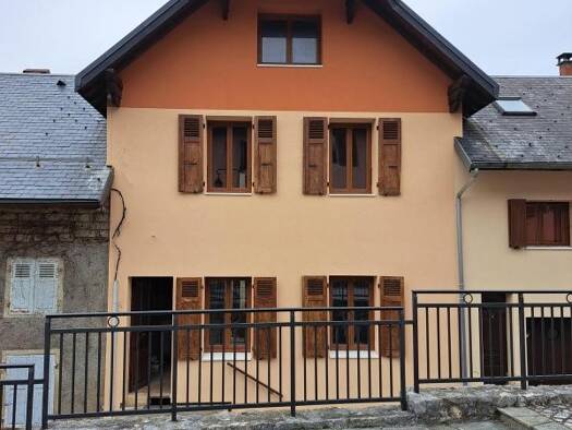 Maison à louer 970 € 4 pièces 3 chambres Entremont-le-Vieux 73670