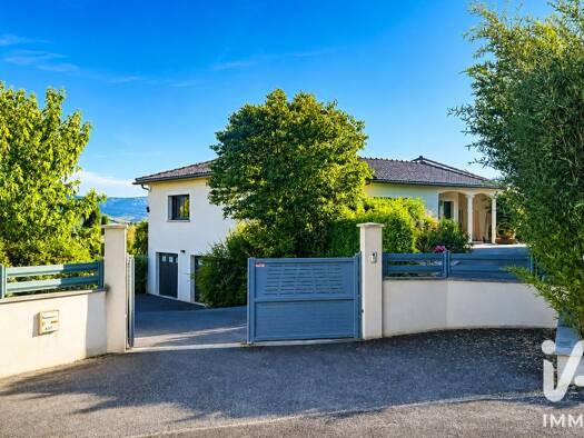 Maison à vendre 610 000 € 5 pièces 3 chambres 201 m² 1 936 m² de terrain Nord Millau 12100