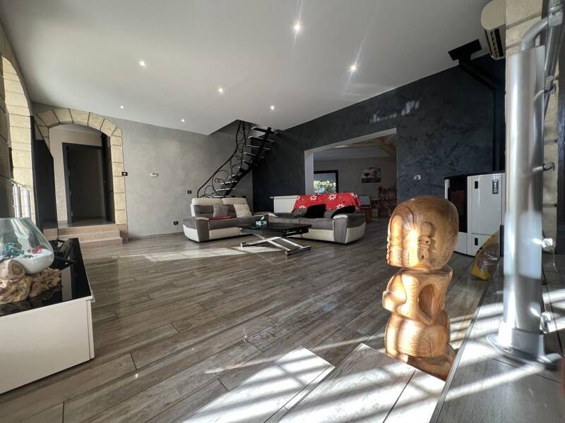 Maison à vendre, 200m², SAINT VICTORET