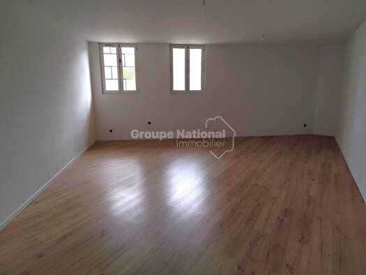 Local commercial à louer 1 124 € 110 m² de surface de vente Jonquières 84150