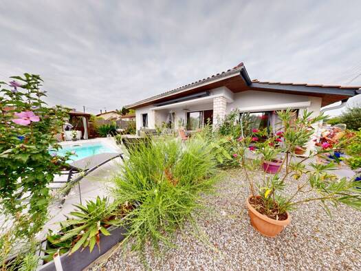 Maison de plain-pied à vendre 283 000 € 5 pièces 3 chambres 97,16 m² 696 m² de terrain Villeneuve-de-Marsan 40190