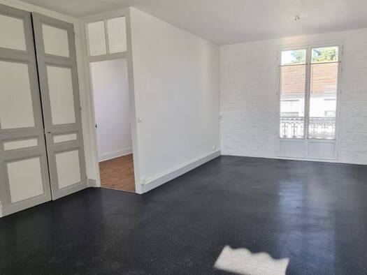 Appartement à vendre 170 000 € 4 pièces 3 chambres 87 m² Étage 1/1 Bellerive sur Allier 03700