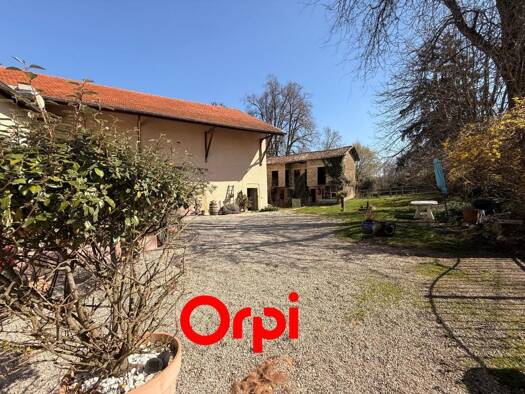 Ferme à vendre 475 000 € 3 pièces 2 chambres 127 m² 2 310 m² de terrain Roche 38090