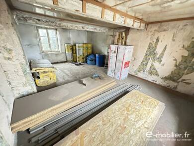 Appartement à vendre 25 000 € 3 pièces 1 chambre 66 m² RDC Charlieu 42190