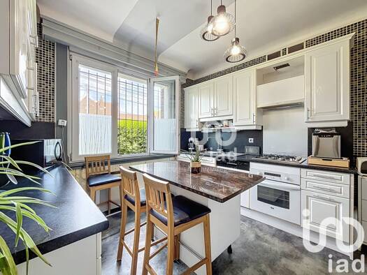Maison à vendre 320 000 € 5 pièces 4 chambres 116 m² 687 m² de terrain Centre Seclin 59113