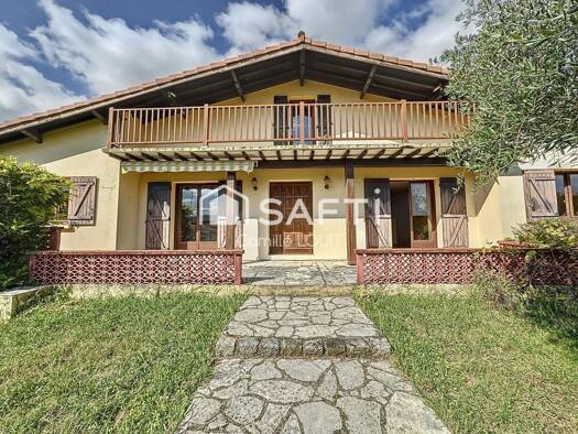 Maison à vendre 480 000 € 8 pièces 5 chambres 217 m² 1 087 m² de terrain Latresne 33360