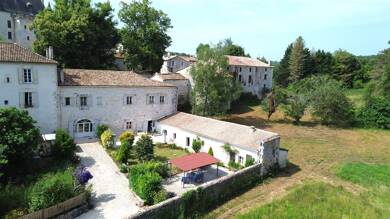 Maison à vendre 336 000 € 7 pièces 5 chambres 300 m² 883 m² de terrain Vouzan 16410