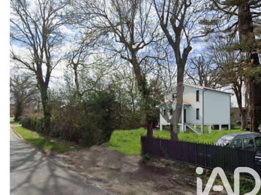 Terrain constructible à vendre 99 000 € 580 m² de terrain Sabaeges Ambarès-et-Lagrave 33440