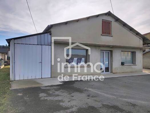 Local commercial à louer 620 € 100 m² de surface de vente Bouvent Oyonnax 01100
