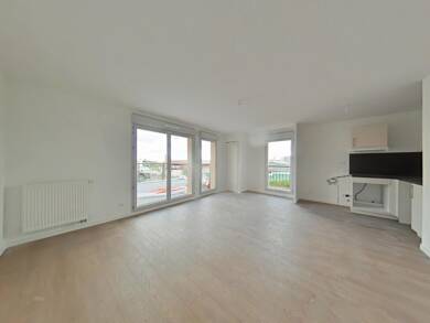 Appartement à louer 893 € 4 pièces 3 chambres 78 m² RDC Montbazon 37250