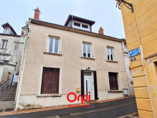 Immeuble à vendre 74 500 € 131,6 m² Néris-les-Bains 03310