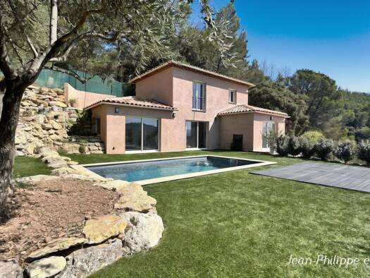 Maison à vendre - Première occupation 560 000 € 4 pièces 3 chambres 105 m² 1 874 m² de terrain Carnoules 83660