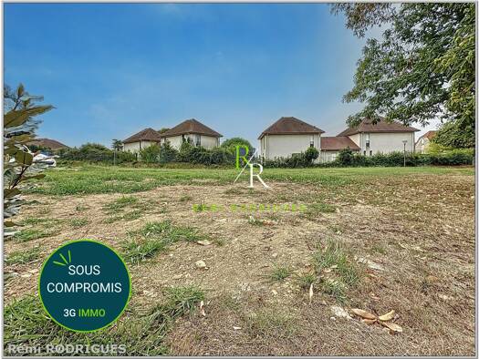 Terrain constructible à vendre 46 000 € 645 m² de terrain Momas 64230