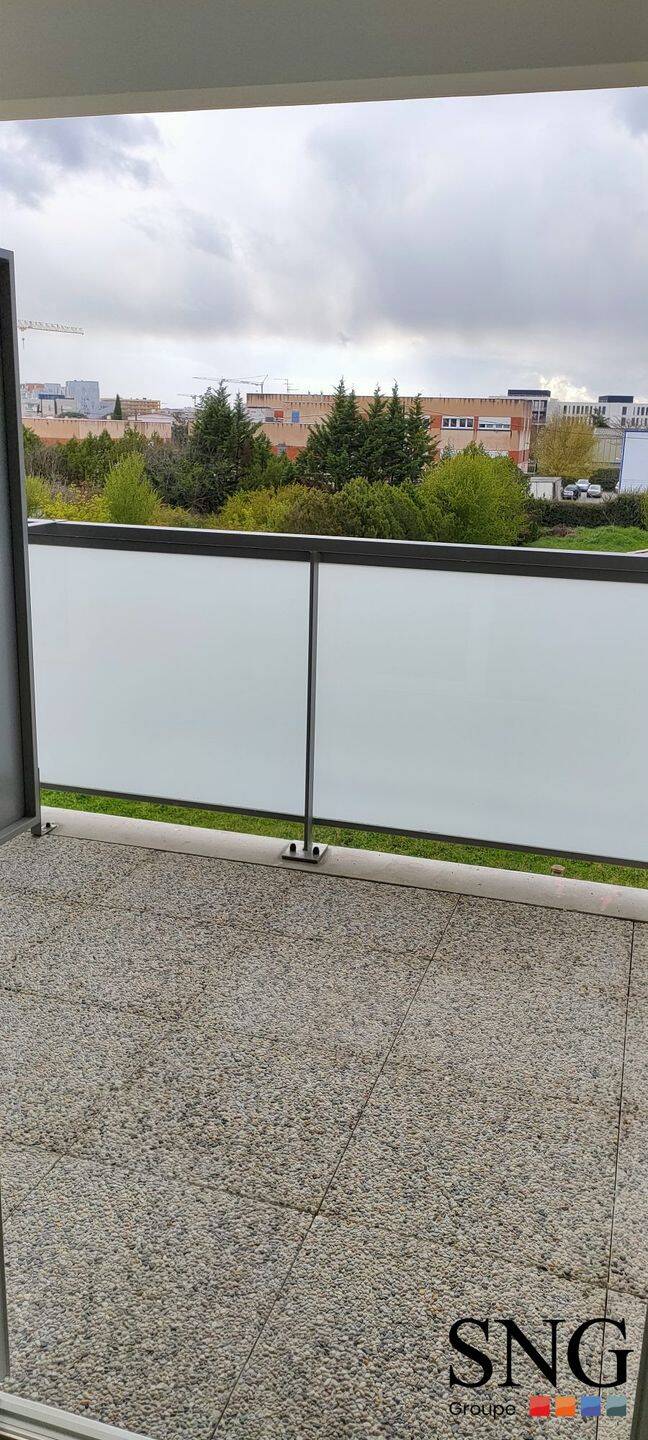 T2 AVEC LOGGIA ET PARKING — 1