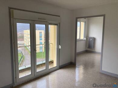 Appartement à louer 520 € 5 pièces 3 chambres 82 m² Étage 4/5 Tronville en Barrois 55310
