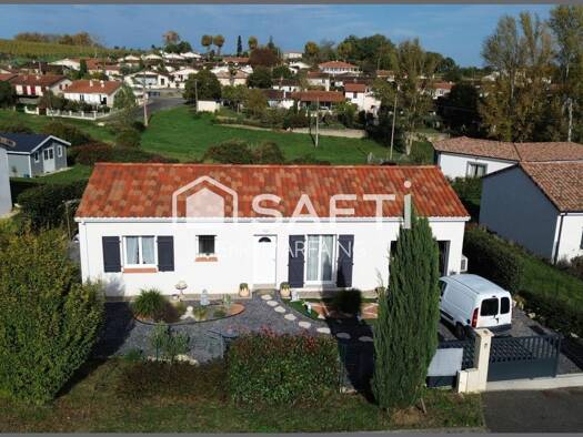 Maison de plain-pied à vendre 186 000 € 3 pièces 2 chambres 64 m² 766 m² de terrain Condom 32100