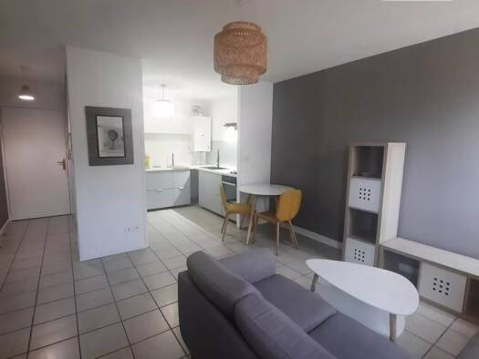Appartement à louer 571 € 2 pièces 1 chambre 40,2 m² 4ème étage Centre Universitaire-École Gaston Salvan Agen 47000