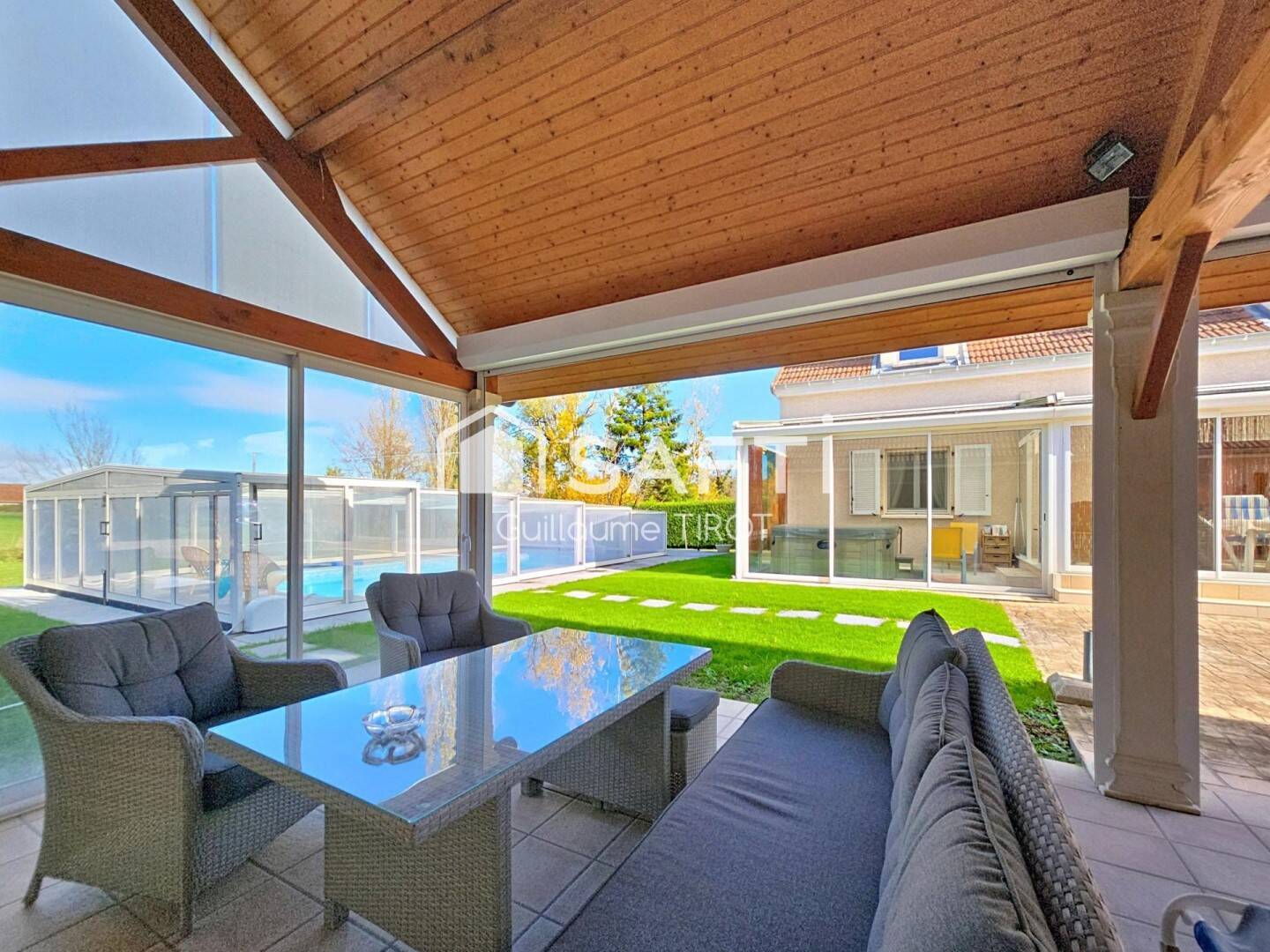 Maison à vendre, 246m², SAINT REMY EN ROLLAT