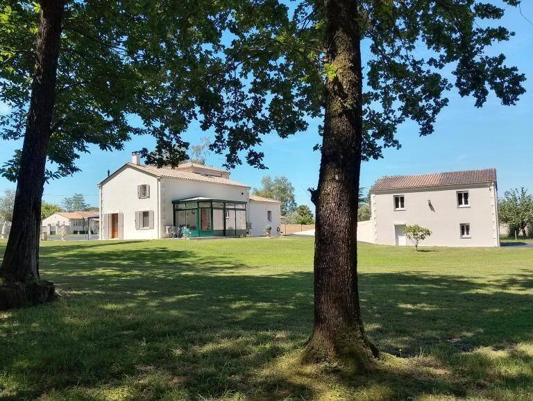 Maison à vendre, 287m², MOUTHIERS SUR BOEME