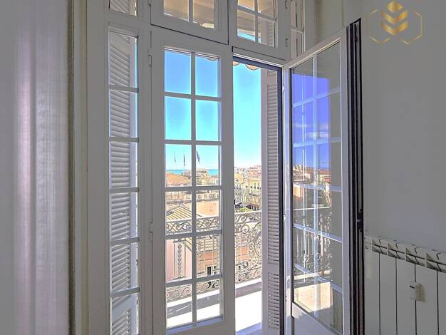 Appartement à vendre 630 000 € 4 pièces 3 chambres 98 m² Étage 5/5 Bioves-Casino Menton 06500