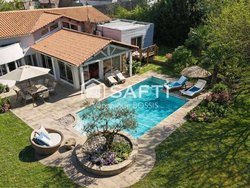 Maison à vendre, 246m², LA ROCHE SUR YON
