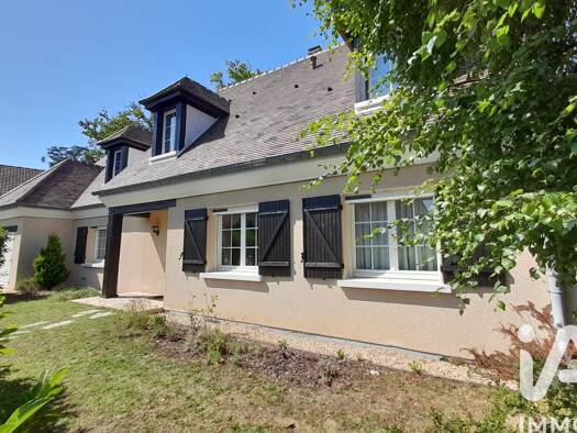 Maison à louer 2 750 € 5 pièces 4 chambres 177 m² 1 211 m² de terrain Est Gouvieux 60500