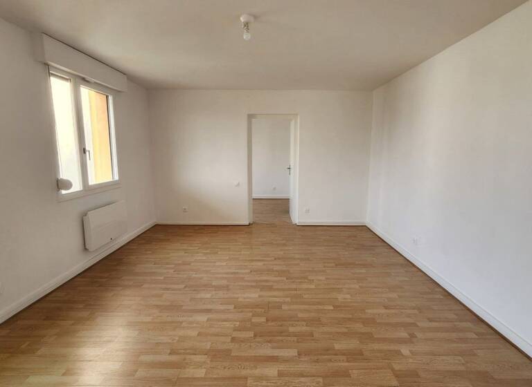 Appartement à louer 940 € 2 pièces 1<br/>chambre 50,3 m²<br/>superficie 4ème<br/>étage Centre Caluire-et-Cuire 69300
