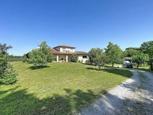 Villa à vendre 495 400 € 8 pièces 6 chambres 270 m² 4 046 m² de terrain Maureville 31460