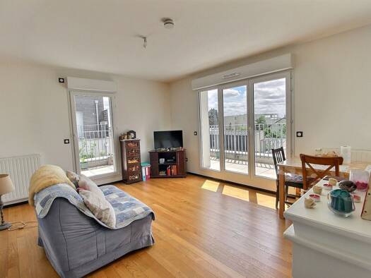 Duplex à vendre 307 000 € 2 pièces 1 chambre 44 m² Étage 3/3 Grands Champs Romainville 93230