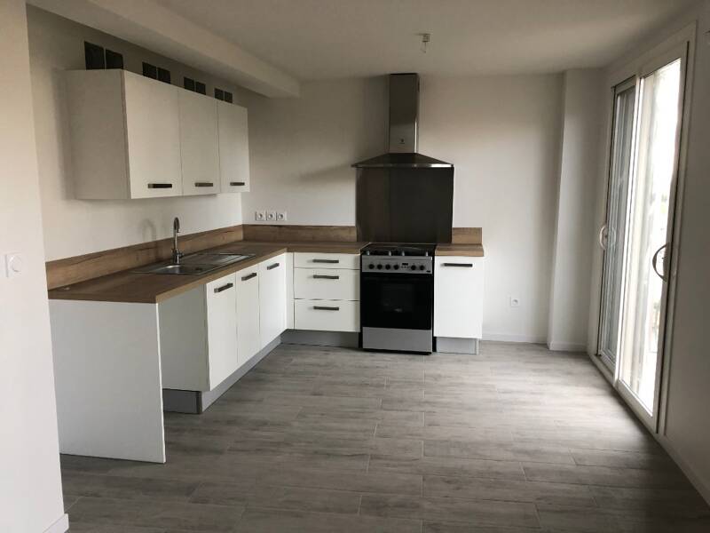 Maison à louer, 57m², LA FARE LES OLIVIERS