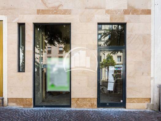 Boutique à louer 1 600 € 44 m² de surface de vente Le Plateau Saint-Maurice 94410