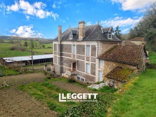 Boutique à vendre 180 000 € 6 pièces 156 m² de surface de vente Mareuil en Périgord 24340