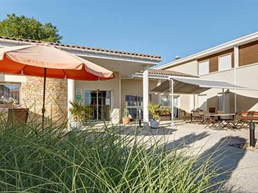 Appartement à vendre 114 030 € 1 pièce 19 m² Étage 1/1 Jonzac 17500