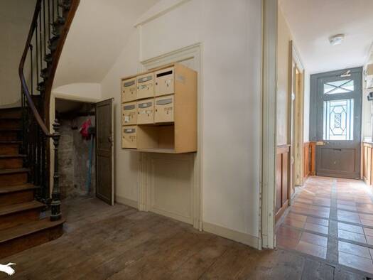 Immeuble à vendre 328 290 € 203 m² Centre Saintes 17100