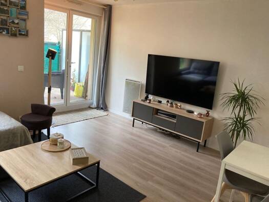 Appartement à vendre 167 000 € 2 pièces 1 chambre 43 m² RDC Osny 95520
