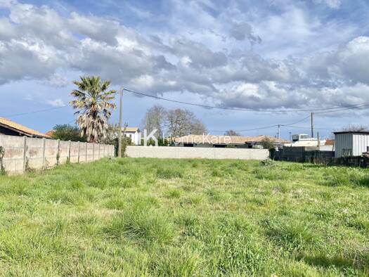 Terrain constructible à vendre 498 000 € 1 080 m² de terrain Aiguillon-Port La Teste-de-Buch 33115
