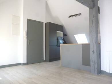 Appartement à louer 785 € 3 pièces 2 chambres 37 m² 3ème étage Bourgogne-Pasteur Orléans 45000