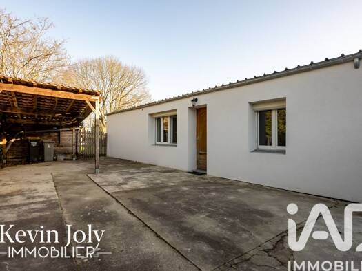 Maison de plain-pied à louer 869 € 2 pièces 1 chambre 50 m² 255 m² de terrain Ormes du mail-Andrillons Fleury-les-Aubrais 45400