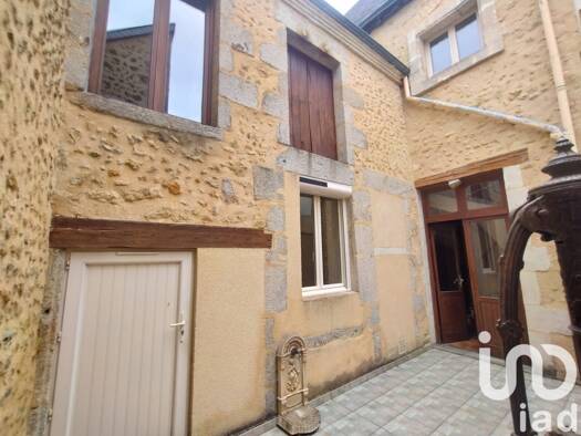 Maison de ville à vendre 114 500 € 7 pièces 4 chambres 118 m² 109 m² de terrain Beaumont-sur-Sarthe 72170