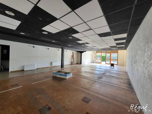 Local d'activités à louer 960 € 120 m² d'espace de stockage Cornebarrieu 31700
