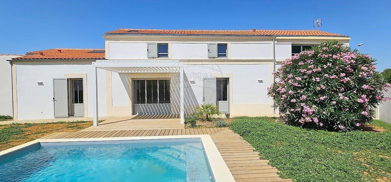 Maison à vendre, 176m², SAINT LAURENT DE LA PREE