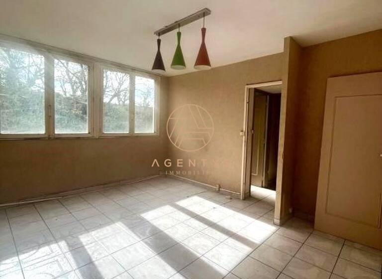 Appartement à vendre 142 000 € 3 pièces 2<br/>chambres 54 m²<br/>superficie 4/7<br/>étage Champigny-sur-Marne 94500