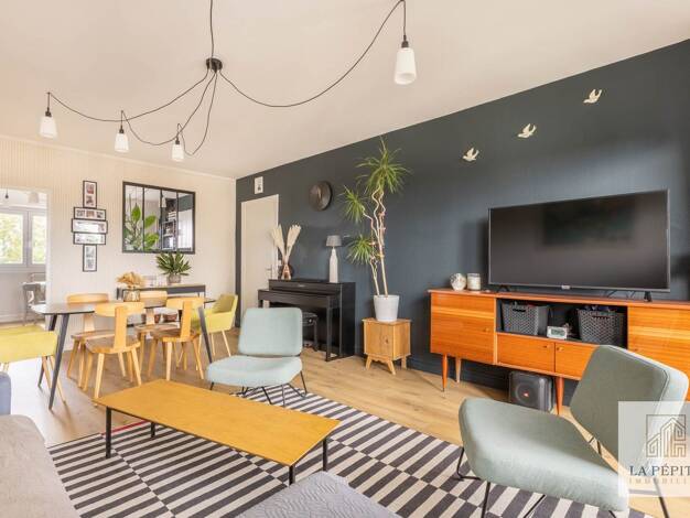 Appartement à vendre 199 900 € 6 pièces 3 chambres 100 m² Étage 4/5 Valenciennes 59300