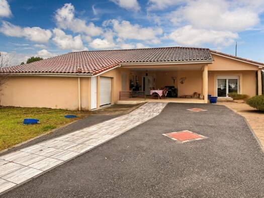 Maison à vendre 281 400 € 4 pièces 3 chambres 139 m² 1 842 m² de terrain Sud Caussade 82300