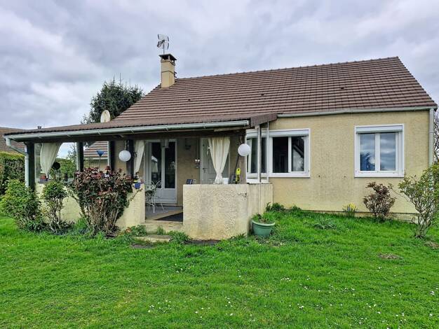 Maison de plain-pied à vendre 197 250 € 5 pièces 3 chambres 75 m² 1 095 m² de terrain Étrépagny 27150