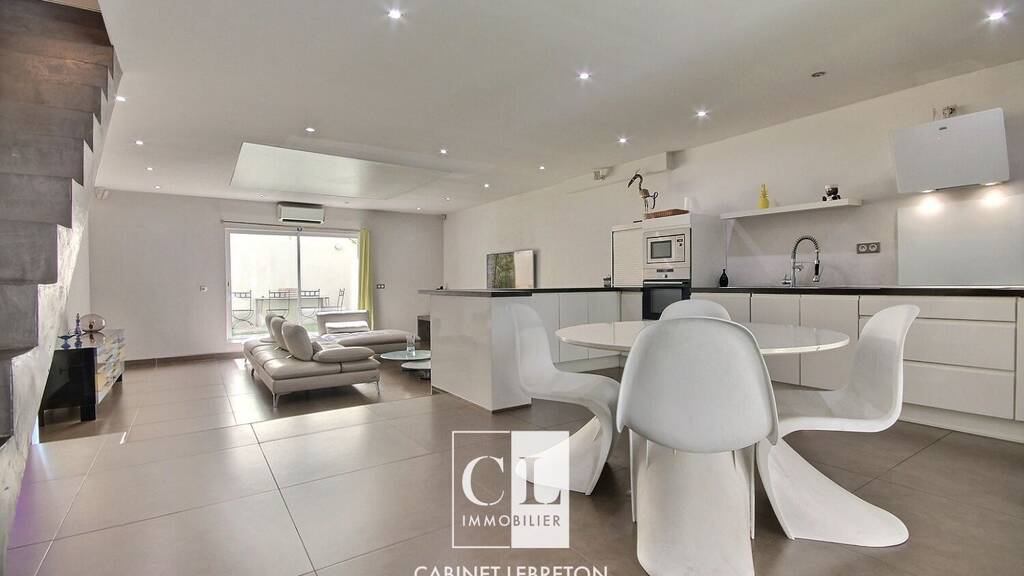 Loft à vendre 294 000 € 4 pièces 2 chambres 126 m² La Capelette Marseille 10ème 13010