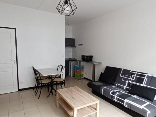 Appartement à louer 455 € 1 pièce 26,2 m² RDC/2 Centre Ville Nord Rochefort 17300