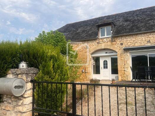 Maison à vendre 248 300 € 9 pièces 5 chambres 147 m² 580 m² de terrain Borrèze 24590