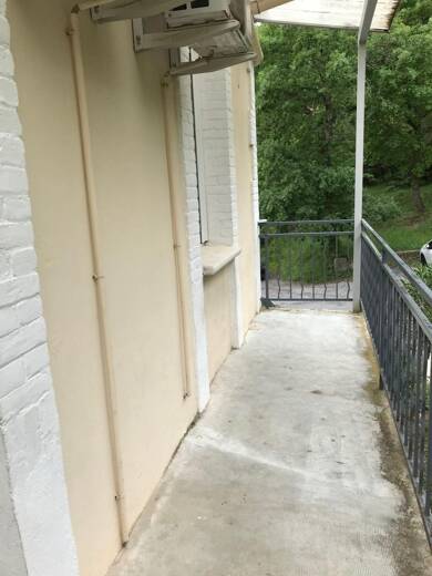 Appartement à louer 585 € 4 pièces 2 chambres 70 m² 1er étage Allegre les Fumades 30500